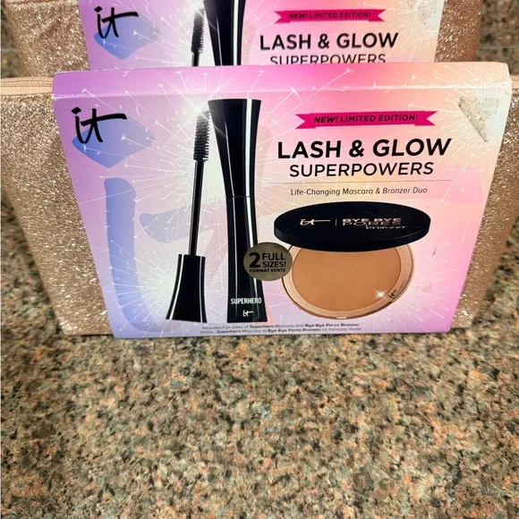 it cosmetics Lash & Glow Duo Set with Glitter Pouch - Rose Gold - Picture 3 of 3